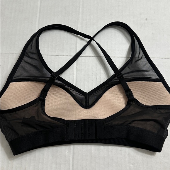 Victoria’s Secret Incredible Lightweight Max Womens Sports Bra 32C Animal Print - Picture 2 of 7